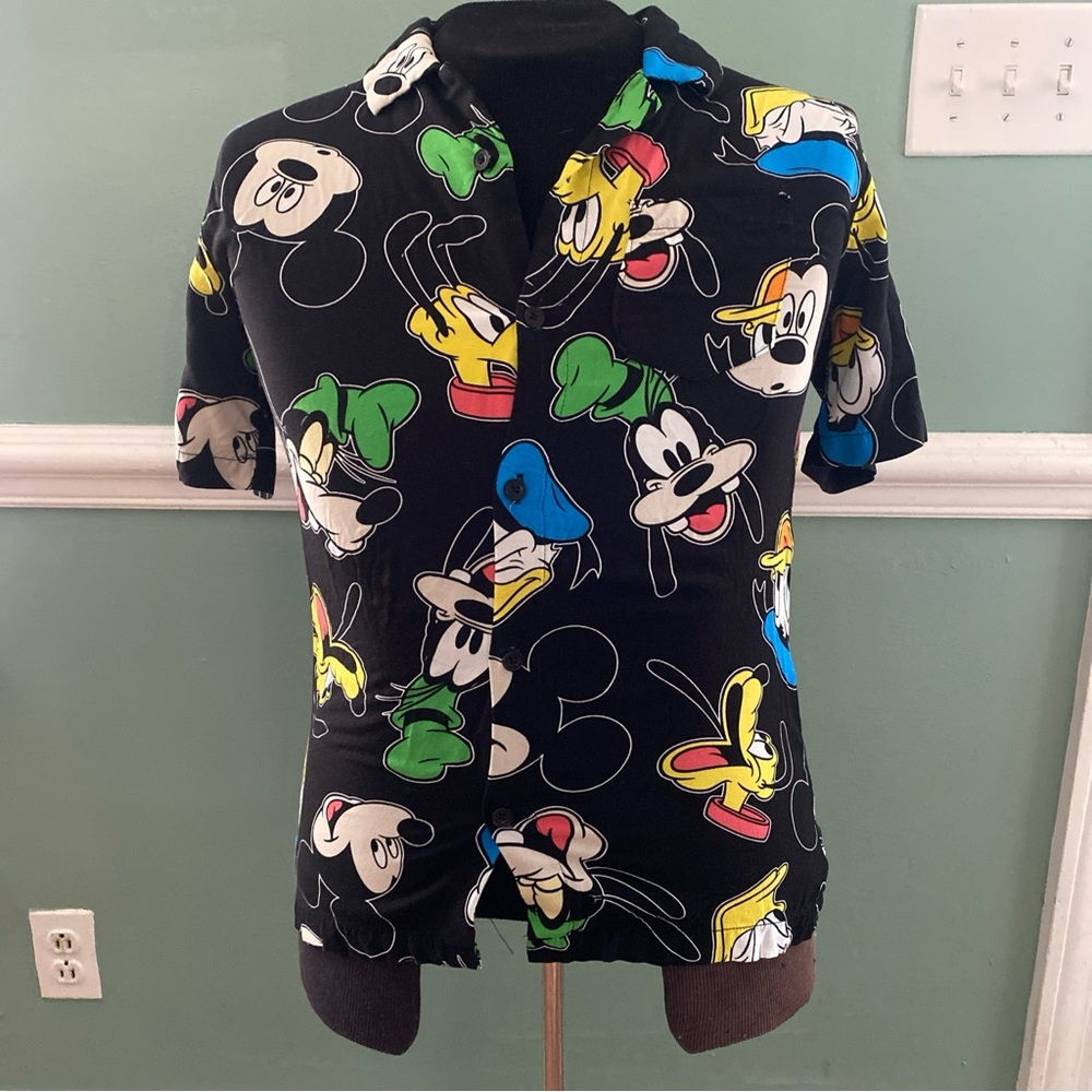 Disney men shirt print black short sleeve  casul button down Sz. Small
